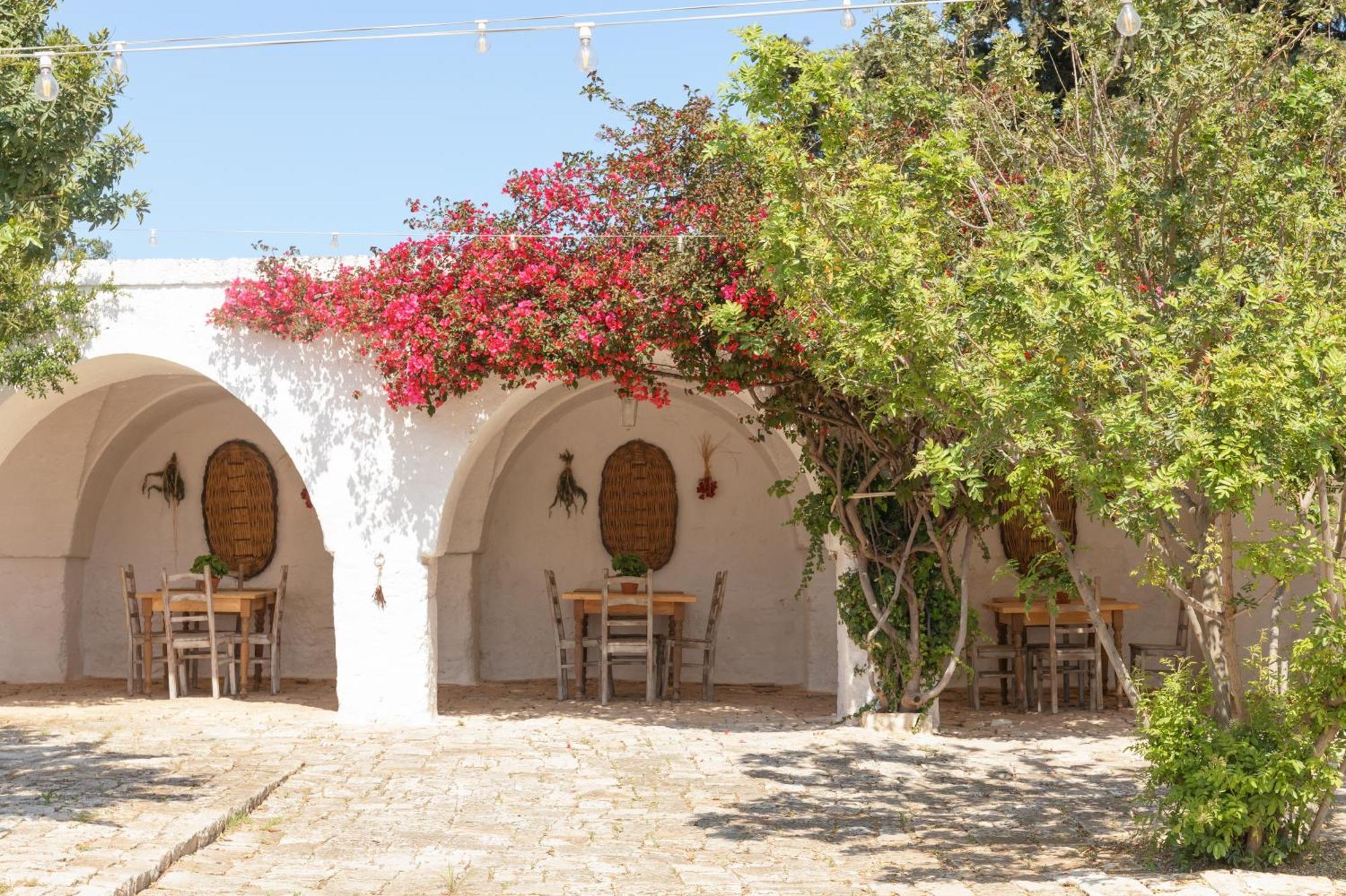 Masseria Eccellenza Pezze Di Greco Bagian luar foto